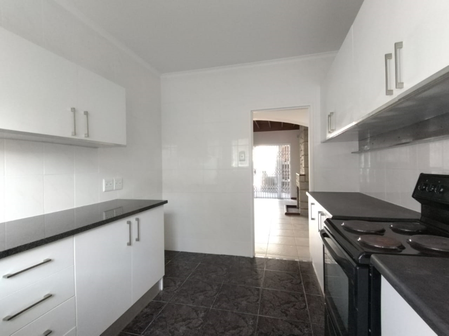 To Let 3 Bedroom Property for Rent in Table View Western Cape